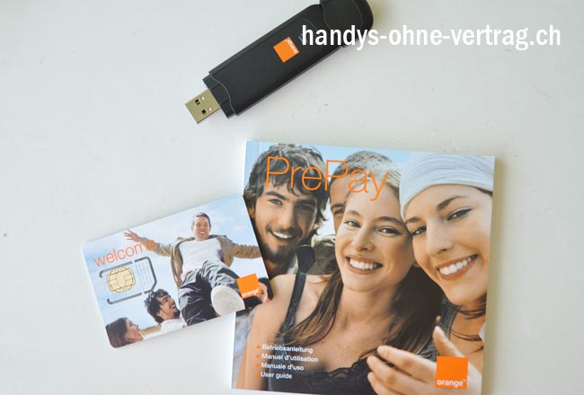 Hier nun ausgepackt: Das Modem, die SIM-Karte und die Orange-Bedienungsanleitung